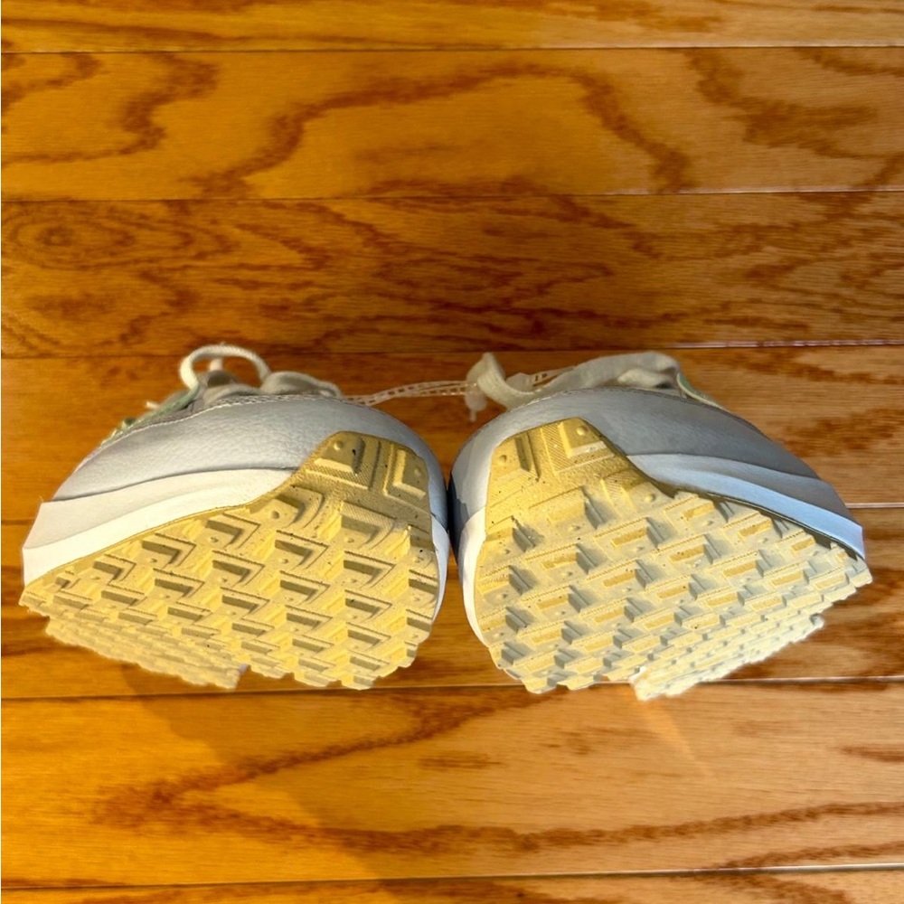 Nike waffle White and Mint Green Sneakers - Picture 7 of 8